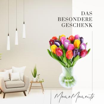 17 wooden tulips including glass vase, 34 cm high, tulip bouquet, hand-painted, decoration, gift, Made in Holland