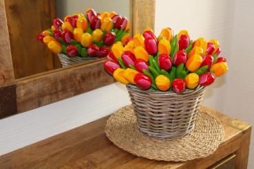 50 wooden tulips each 34 cm high in a wicker basket, hand-painted, wooden flowers, wooden decoration, wooden art tulips, Made in Holland